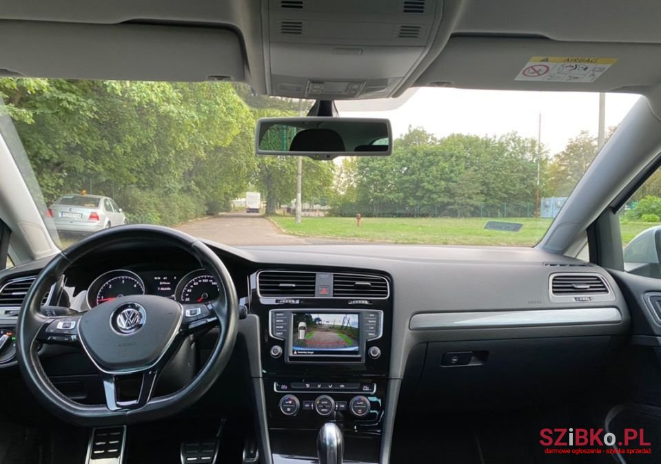 2016' Volkswagen Golf photo #4