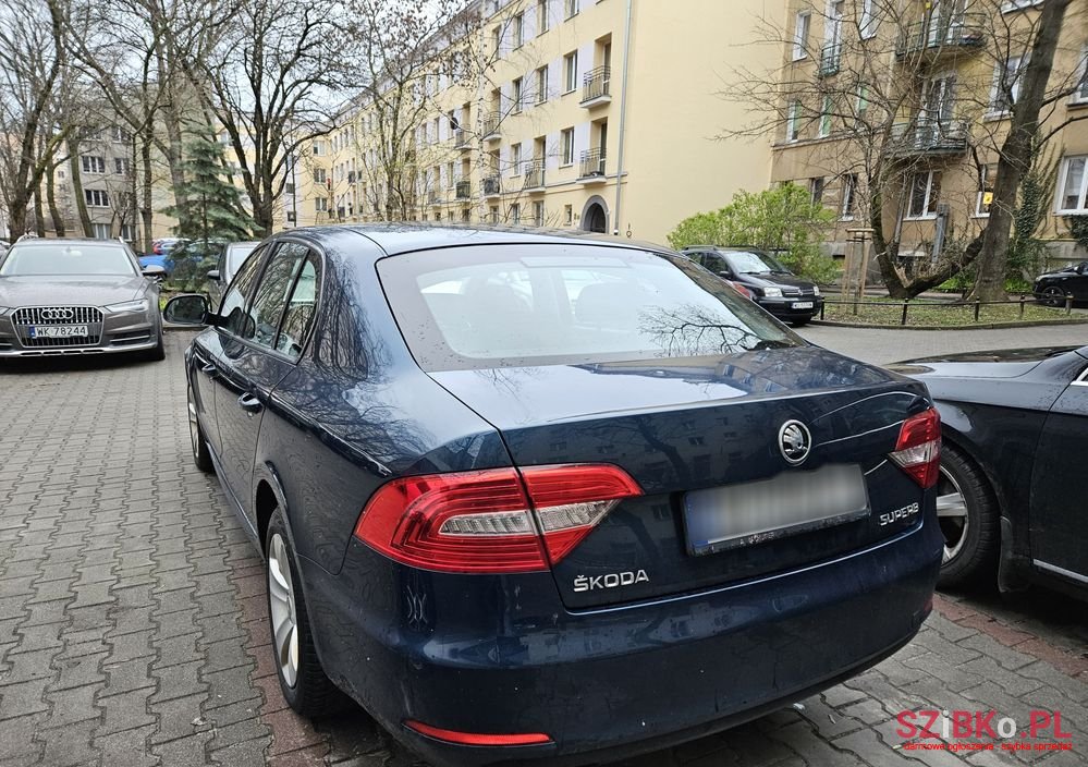 2014' Skoda Superb photo #3