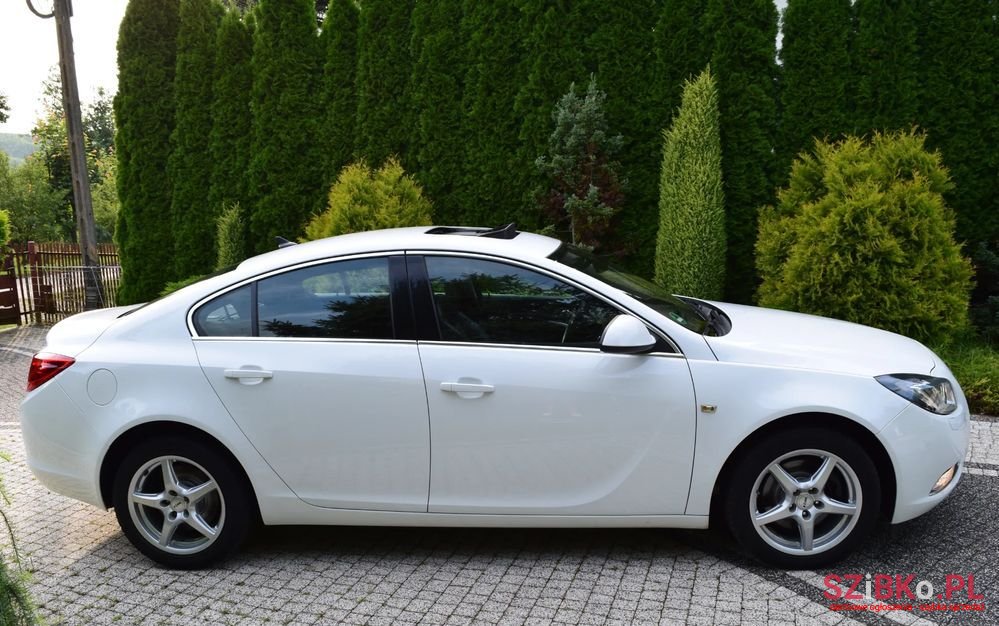 2009' Opel Insignia 2.0 T Cosmo 4X4 photo #6