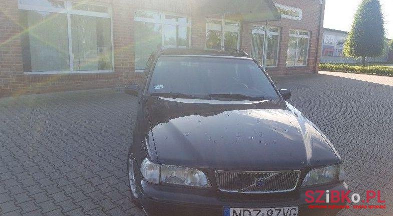 2000' Volvo V70 photo #2