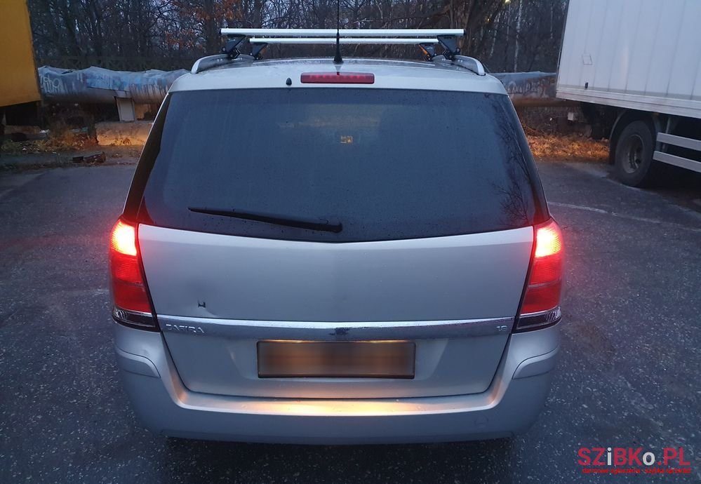 2006' Opel Zafira 1.8 Design Edition photo #4