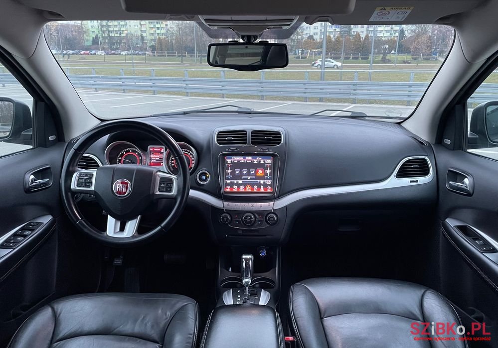 2012' Fiat Freemont photo #4