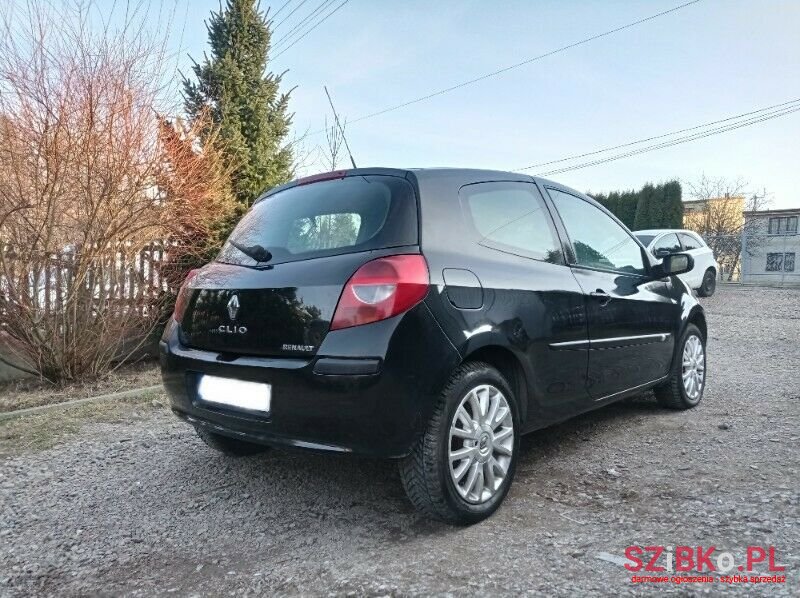2006' Renault Clio photo #4