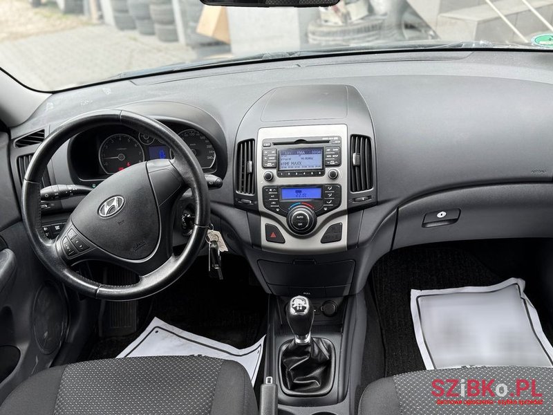 2011' Hyundai i30 photo #5