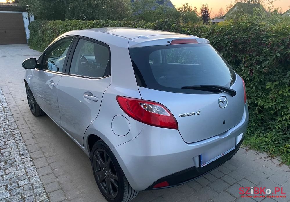 2007' Mazda 2 photo #3