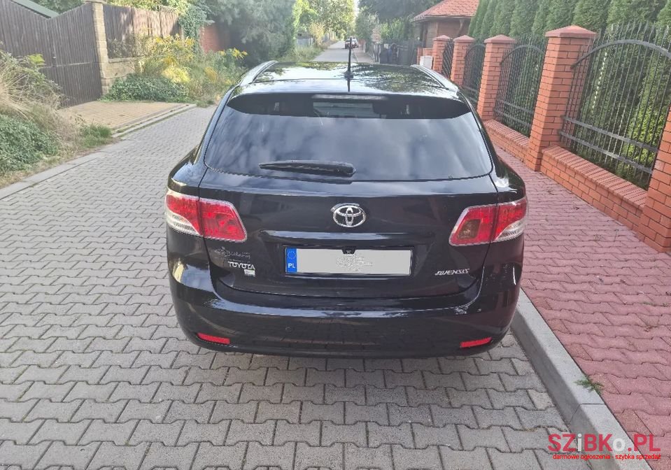 2011' Toyota Avensis photo #5