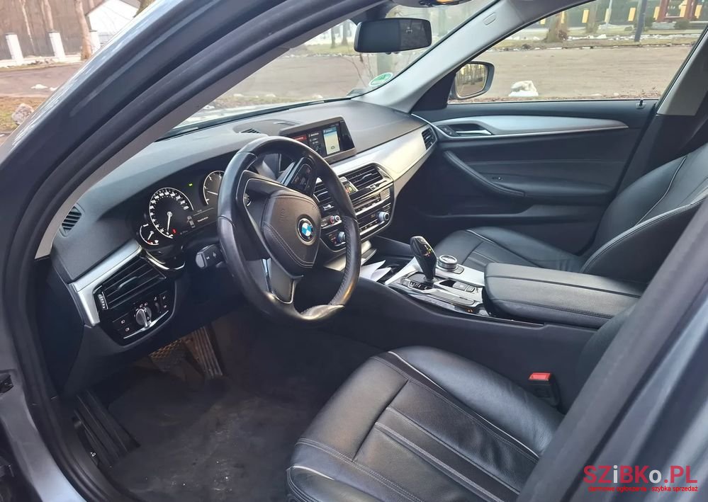 2017' BMW 5 Series 520D Xdrive Luxury Line photo #6