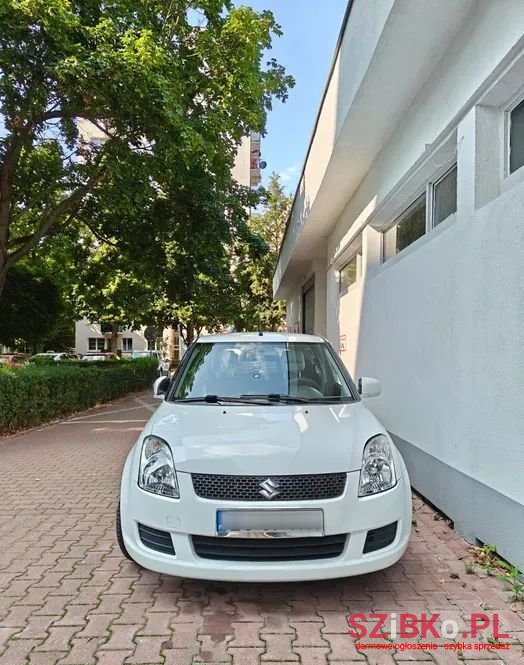 2009' Suzuki Swift photo #5