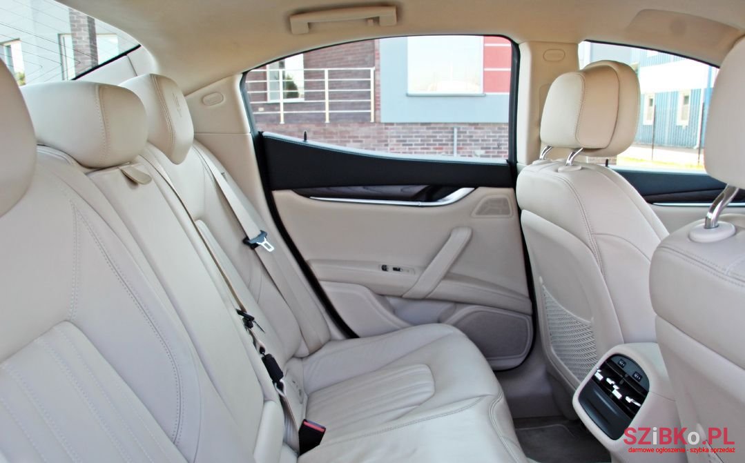 2016' Maserati Ghibli photo #5