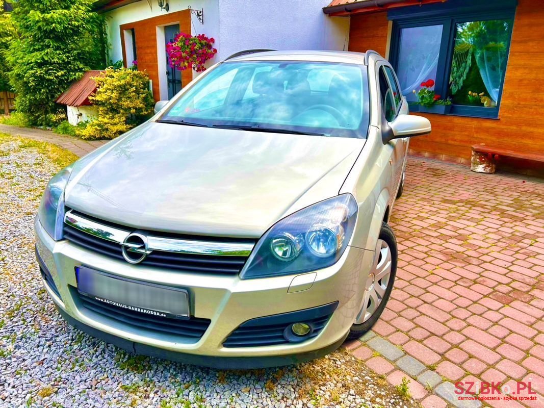 2005' Opel Astra photo #1