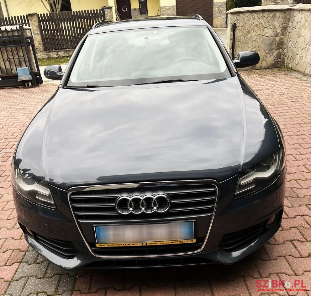 2010' Audi A4 photo #2