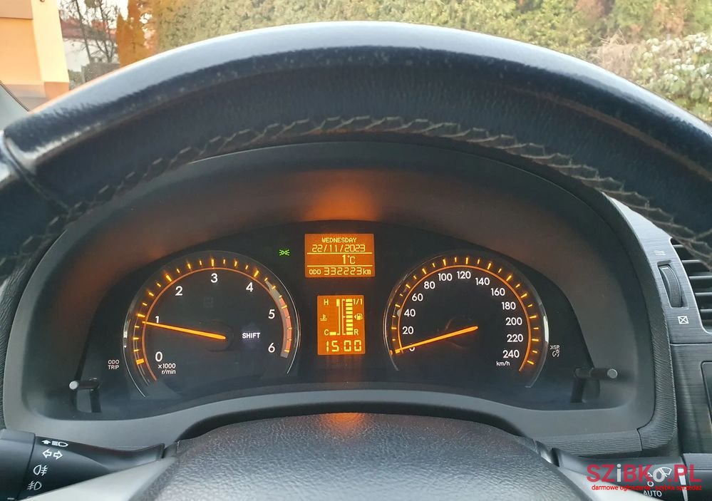 2011' Toyota Avensis 2.0 D-4D Premium photo #6