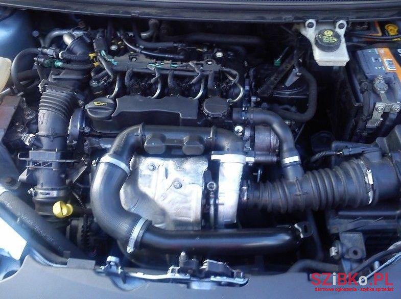 2004' Ford Focus photo #3