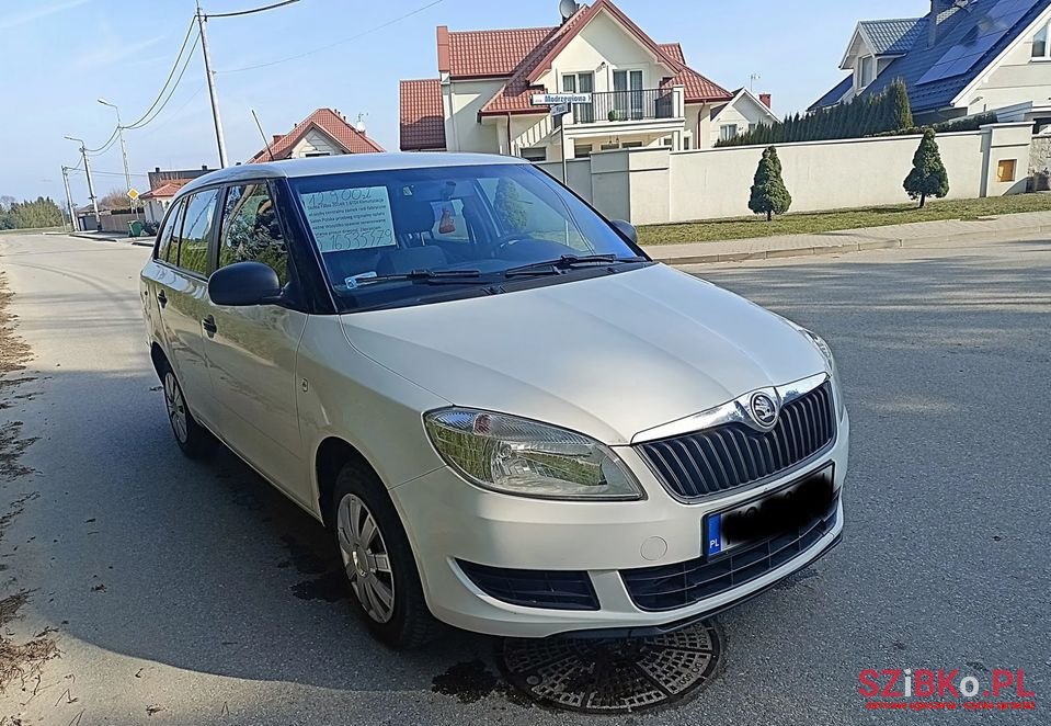 2014' Skoda Fabia photo #2