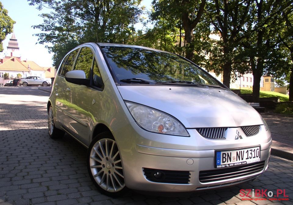 2006' Mitsubishi Colt photo #5