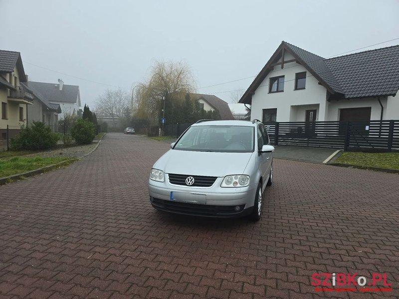 2003' Volkswagen Touran photo #3