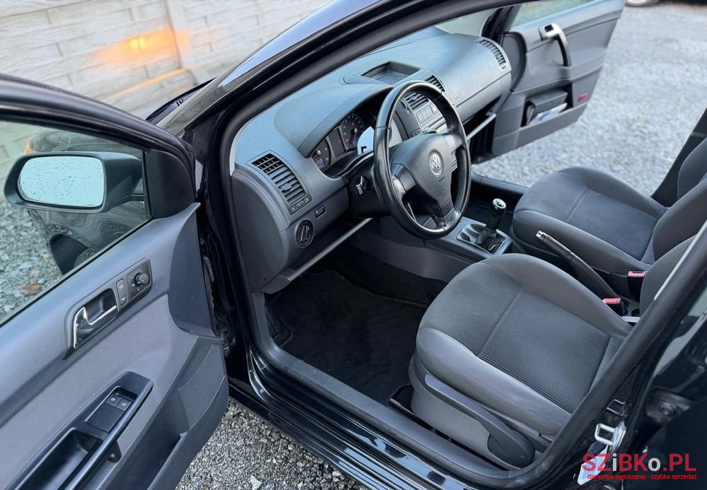 2008' Volkswagen Polo 1.2 Trendline photo #5