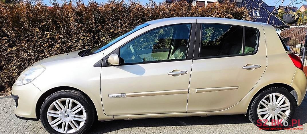 2006' Renault Clio photo #3