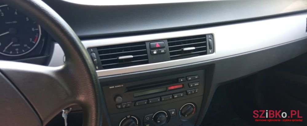 2006' BMW 3 Series 318I photo #3