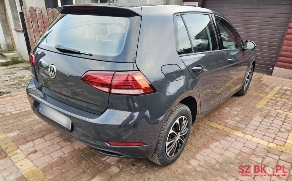 2017' Volkswagen Golf photo #6