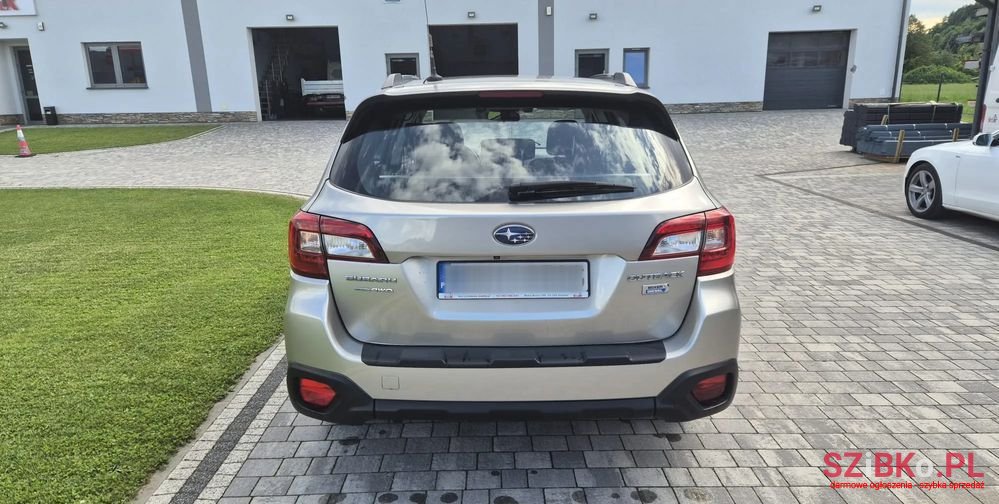 2015' Subaru Legacy photo #6