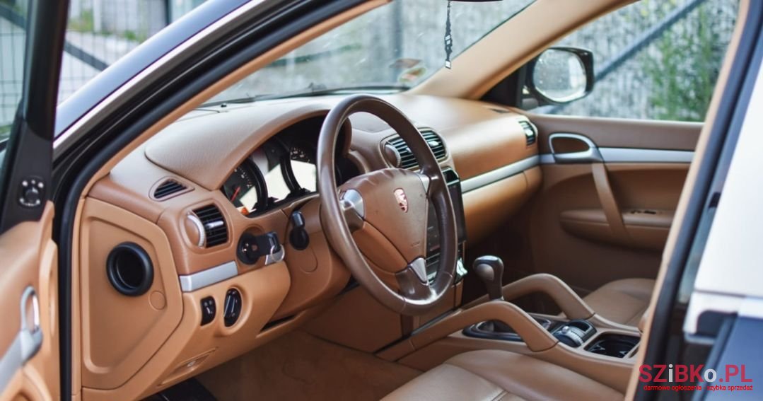 2007' Porsche Cayenne photo #3