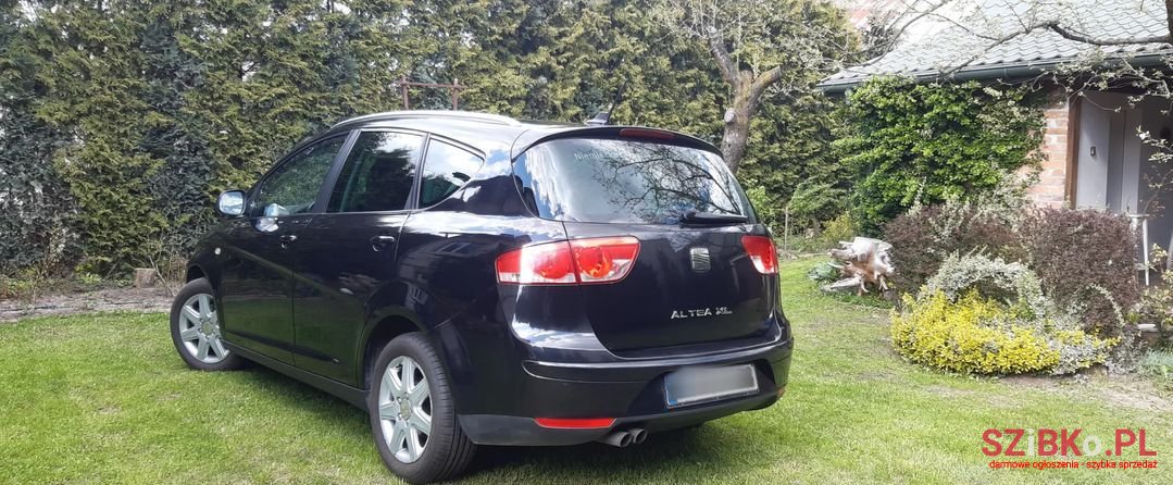 2008' SEAT Altea XL photo #1