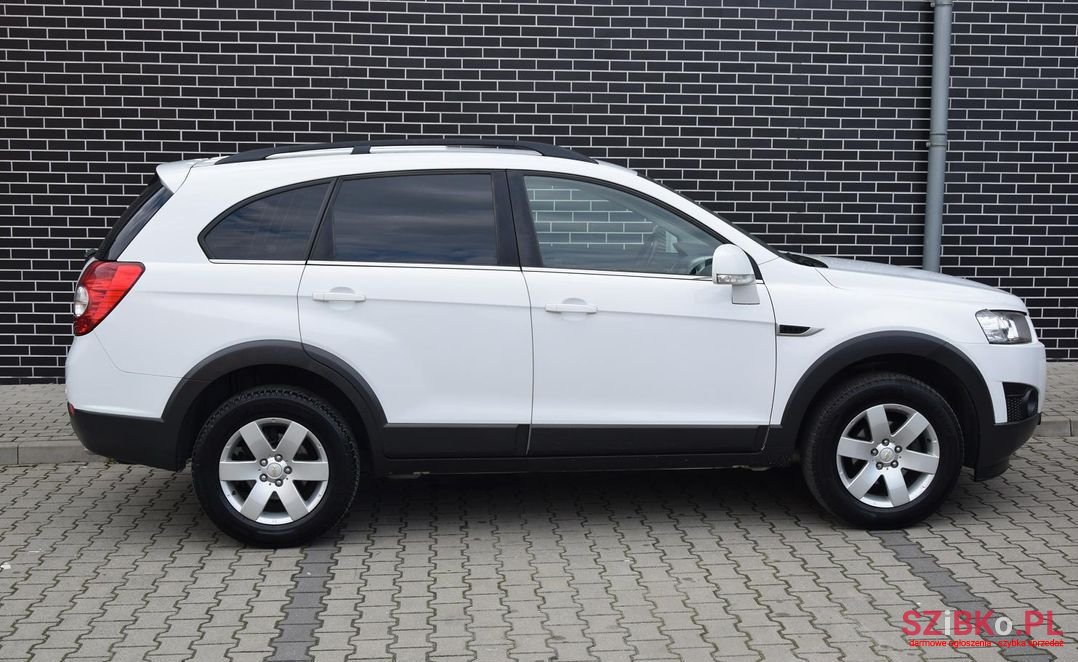 2011' Chevrolet Captiva photo #3