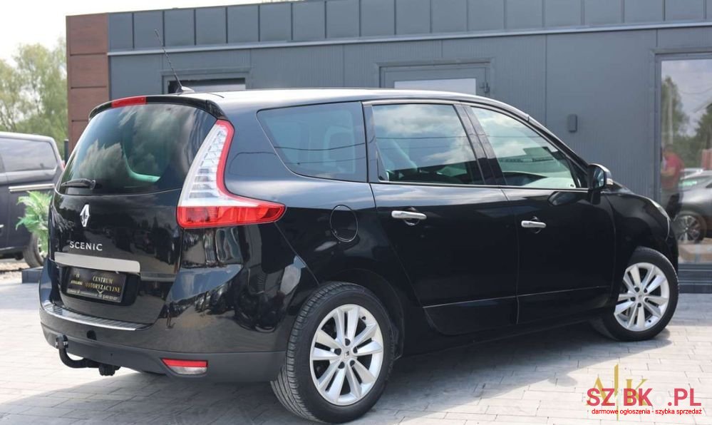 2010' Renault Grand Scenic photo #3