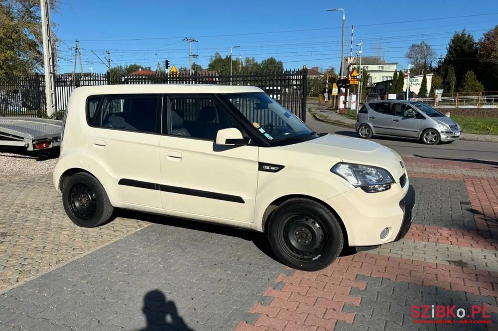 2010' Kia Soul 1.6 Crdi Xl photo #2