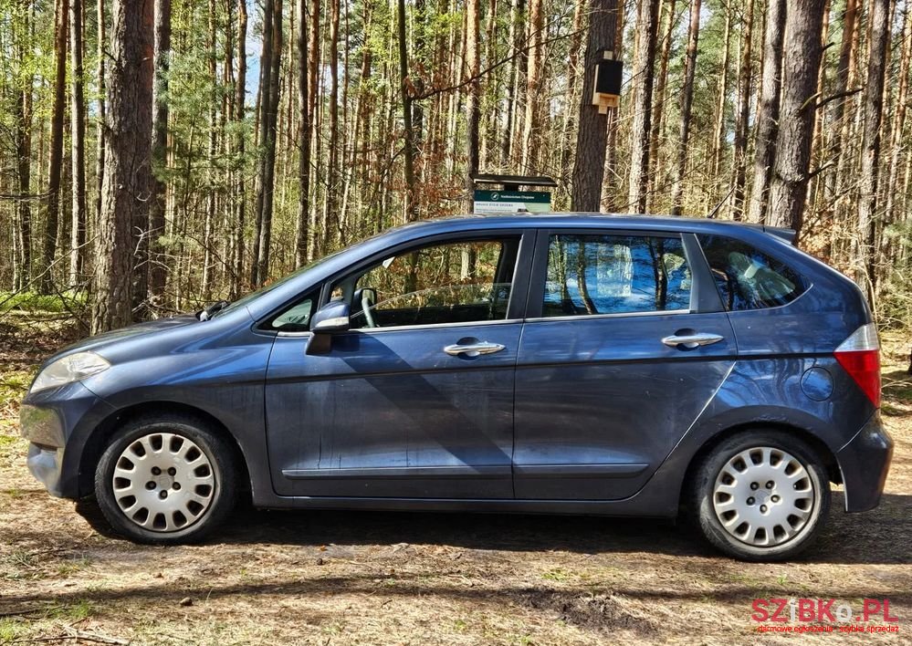 2005' Honda FR-V 2.0 Comfort photo #2