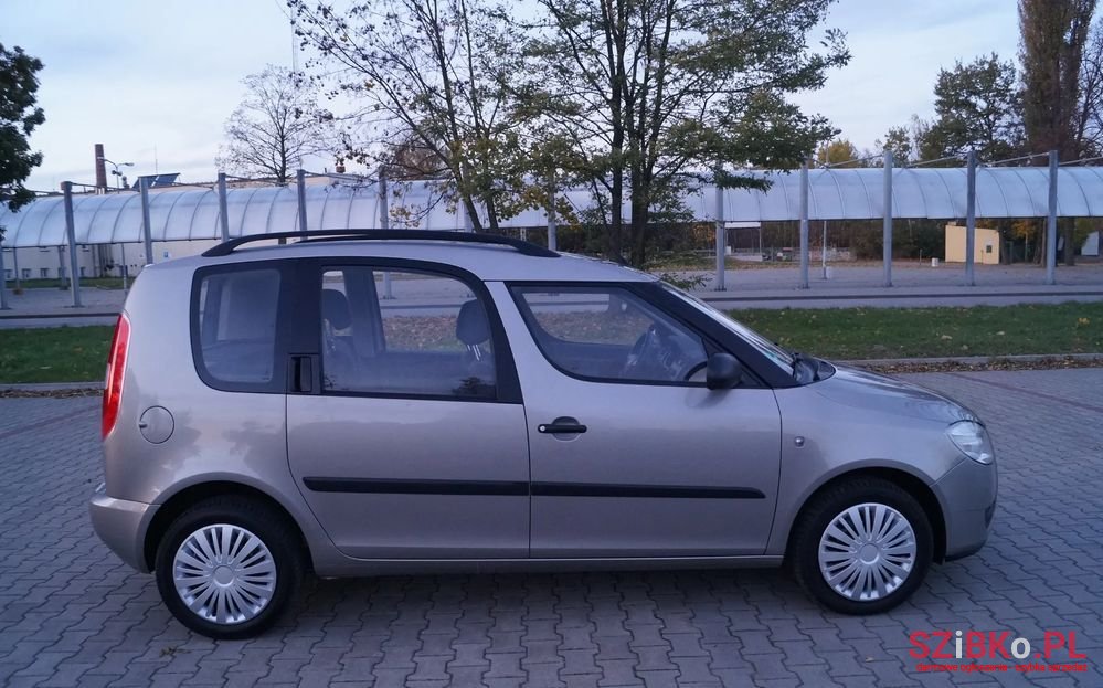 2009' Skoda Roomster 1.4 16V Ambition photo #6