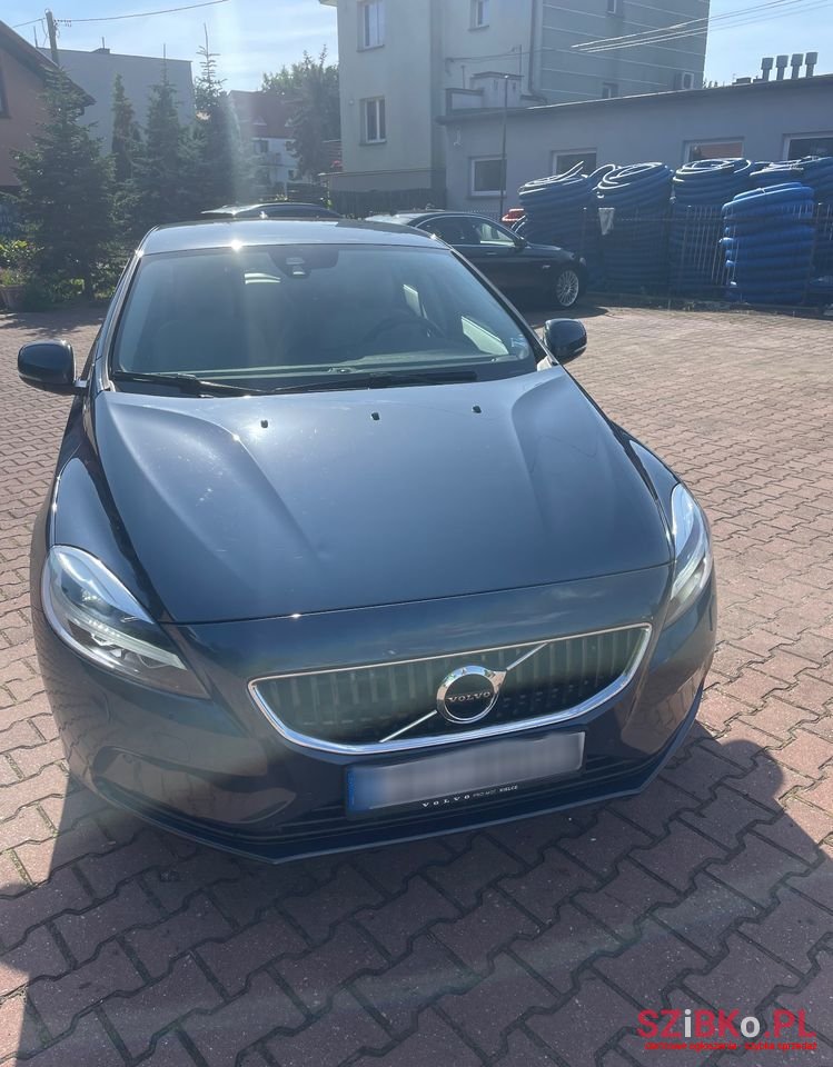 2016' Volvo V40 photo #2