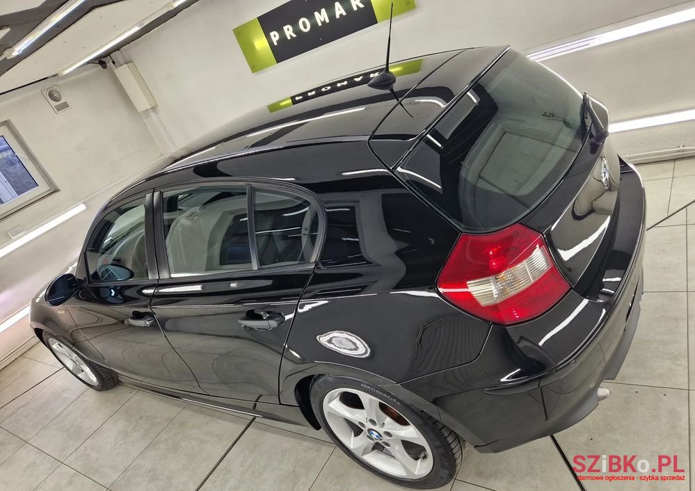 2006' BMW 1 Series 118D photo #6