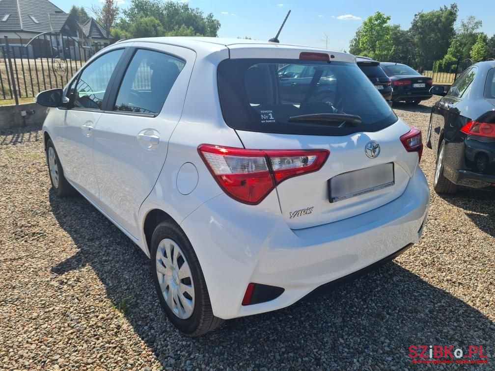 2020' Toyota Yaris photo #2