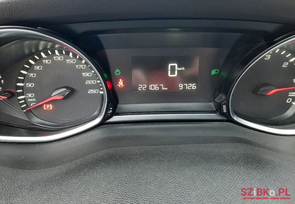 2014' Peugeot 308 photo #2