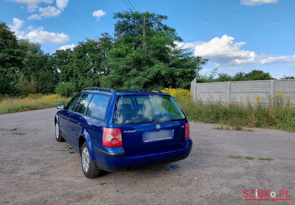 2001' Volkswagen Passat Variant photo #5