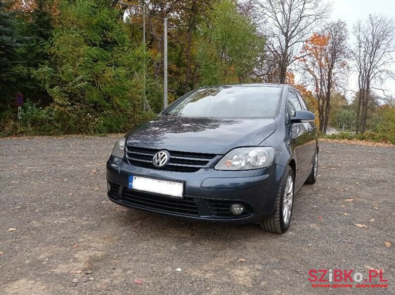 2005' Volkswagen Golf photo #2