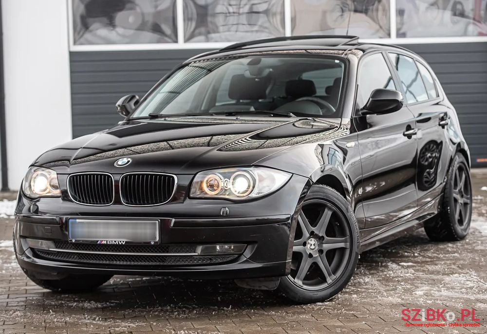 2011' BMW 1 Series 116D photo #5