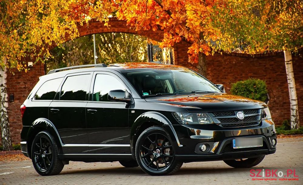 2014' Fiat Freemont photo #2