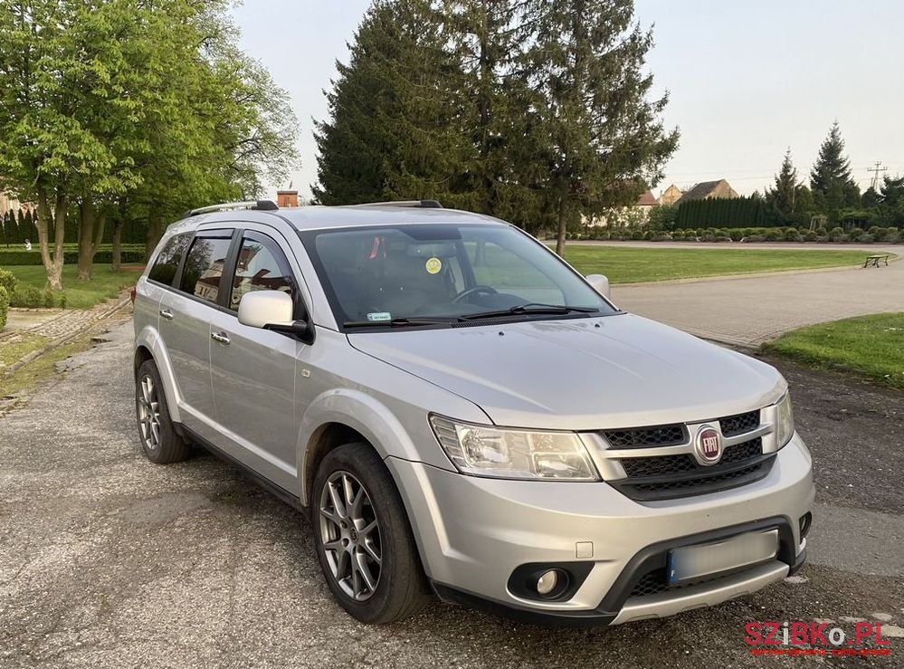 2014' Fiat Freemont photo #2