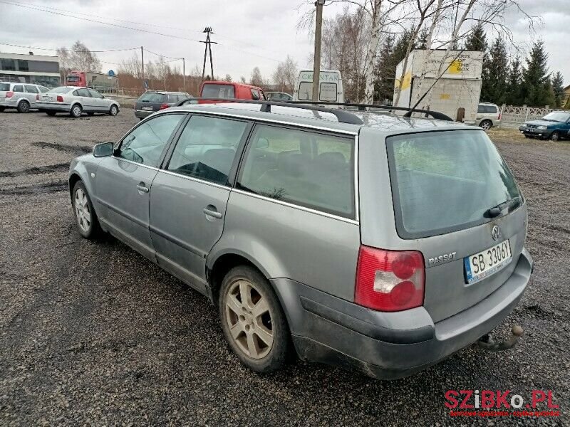 2001' Volkswagen Passat photo #4