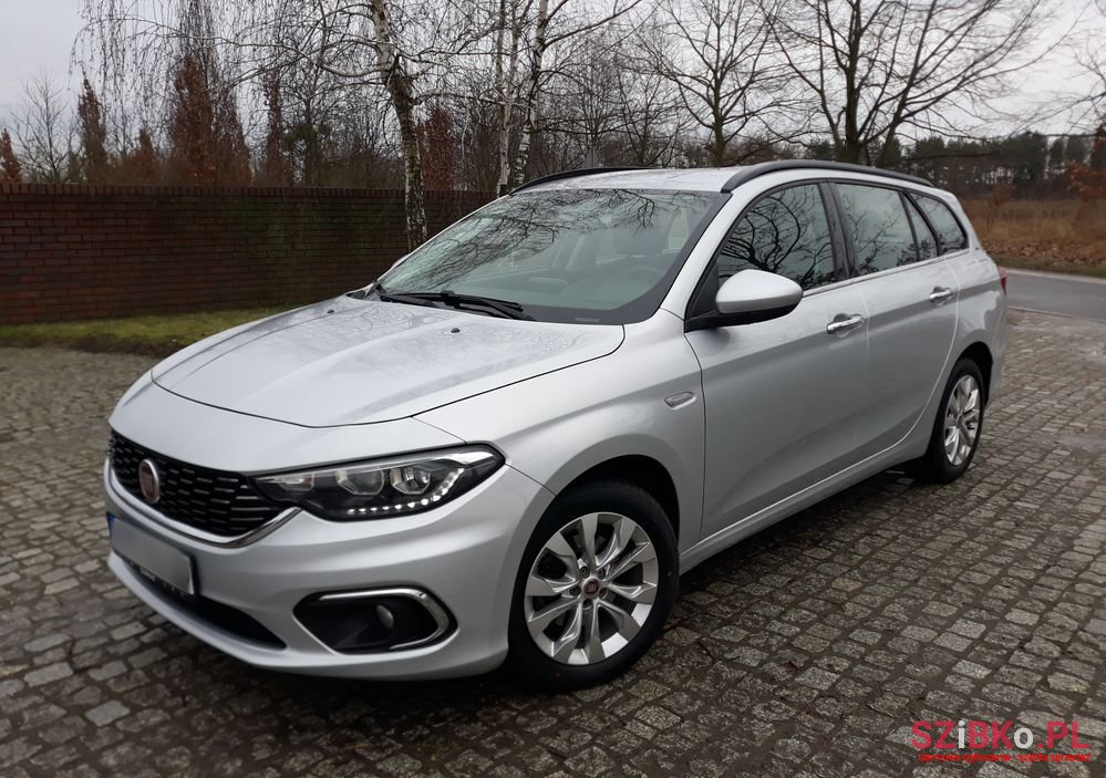 2017' Fiat Tipo photo #3