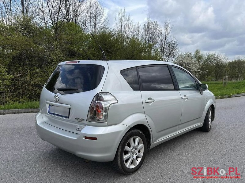 2004' Toyota Corolla Verso photo #2