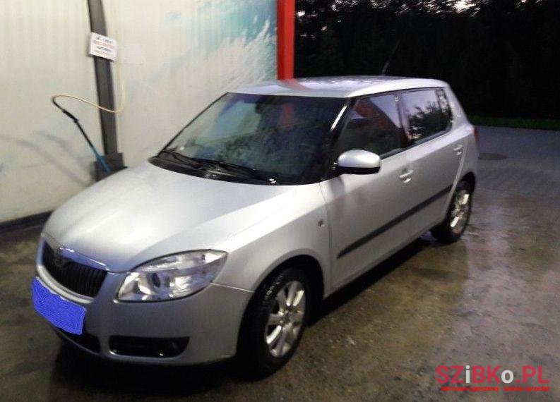 2008' Skoda Fabia photo #1