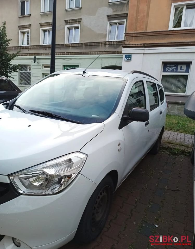 2013' Dacia Lodgy 1.6 Access photo #5