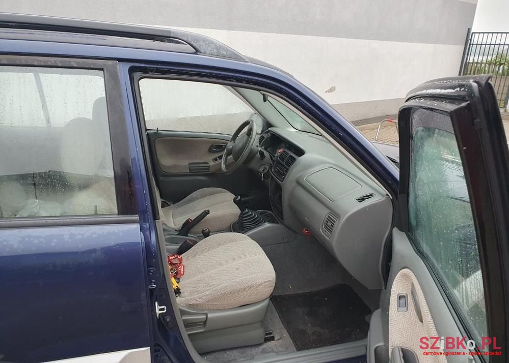 1998' Suzuki Grand Vitara 2.5 V6 photo #5