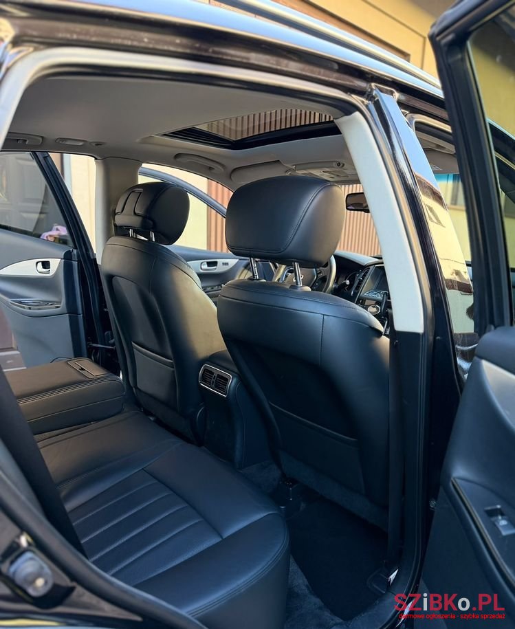 2015' Infiniti QX50 photo #6