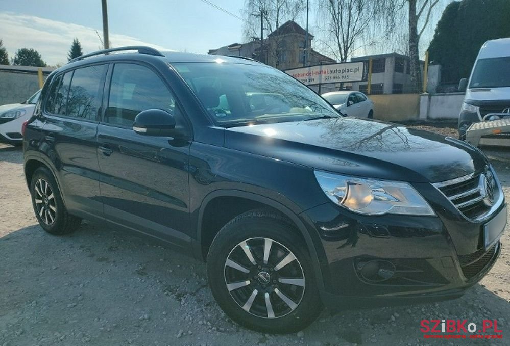 2010' Volkswagen Tiguan photo #5