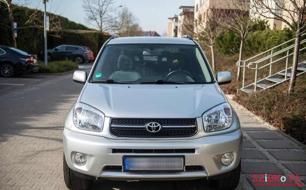 2004' Toyota RAV4 photo #2